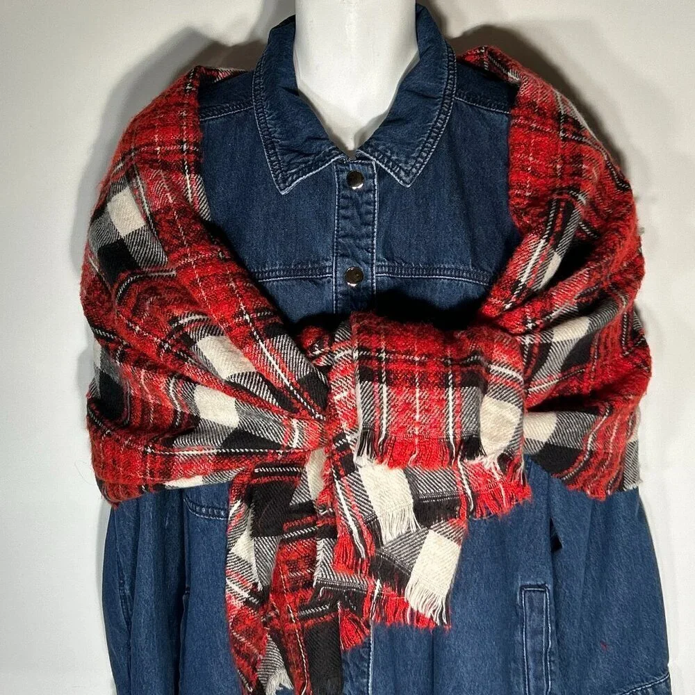 BCBGeneration Oversized Scarf Red Black Old $ Preppy Staple Academia Heritage